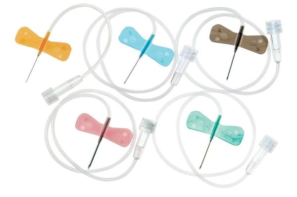 Surflo IV Catheter Winged Infusion Set | 18g x 0.75in Green