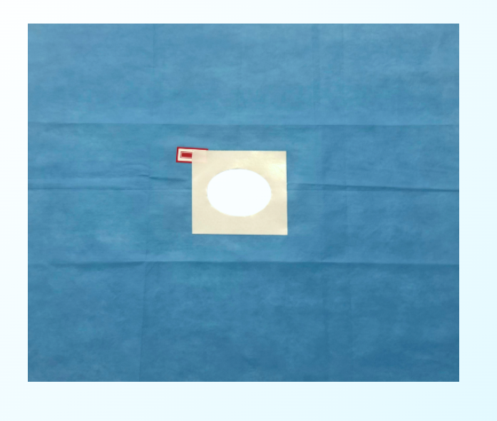 TecREFLEX® Adhesive Fenestrated Drape