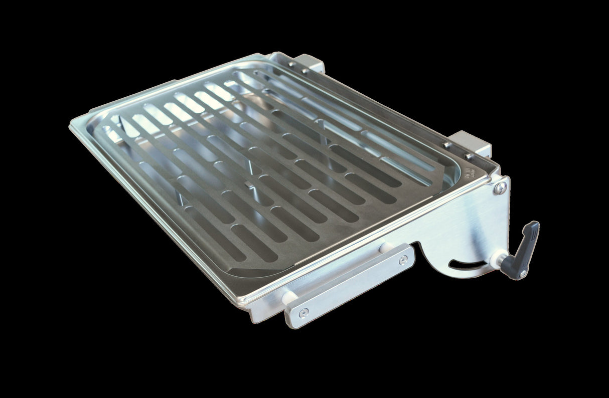 Tilting stainless steel dish with grid